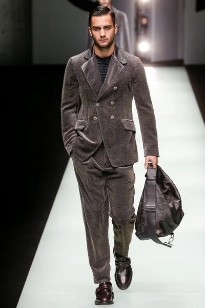 Look 9